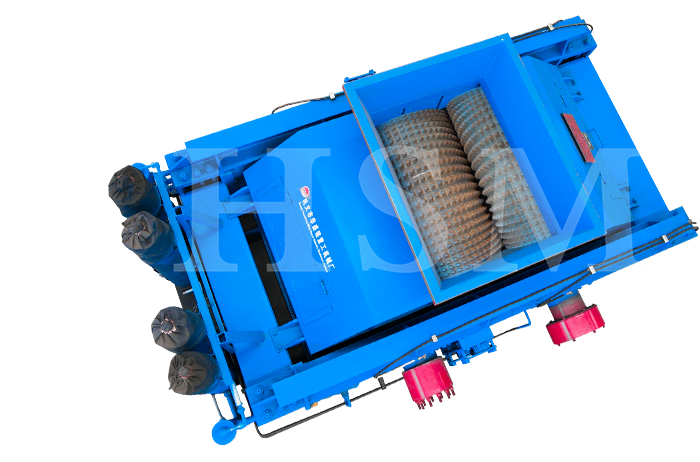 齒輥破碎機(jī)對(duì)輥破碎機(jī)、河卵石制砂機(jī)、石頭制砂機(jī)海報(bào)圖